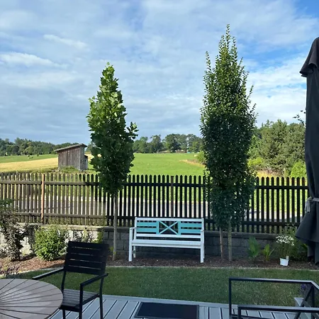 Dum Se Zahradou * Kout na Sumave