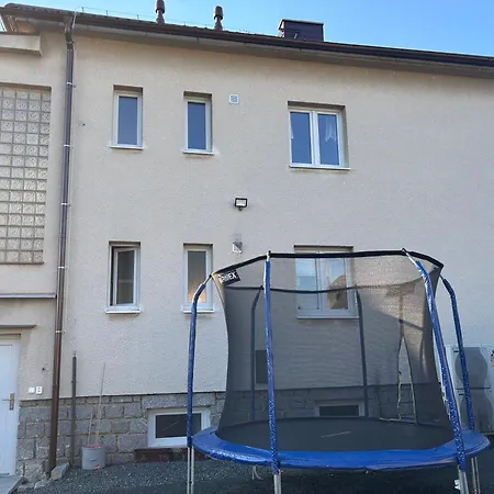 Dum Se Zahradou Villa